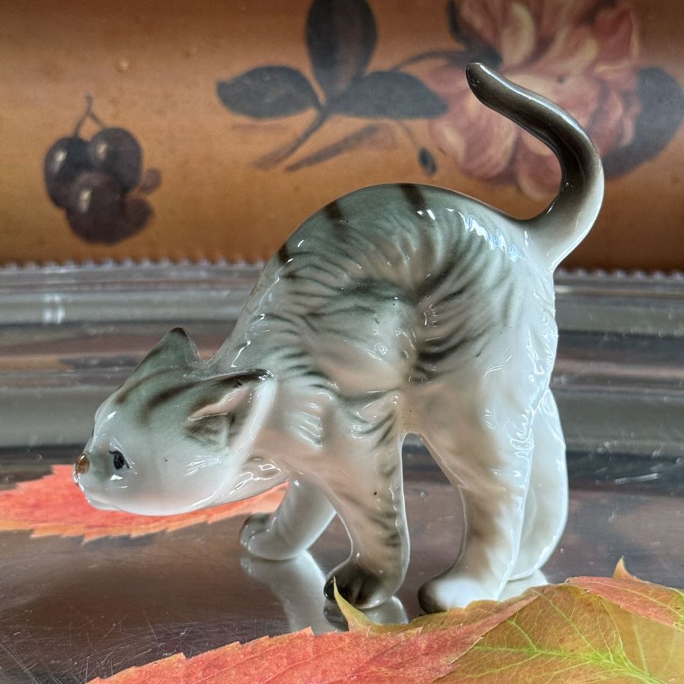 Статуэтка Серый Кот 10 см фарфор Франция