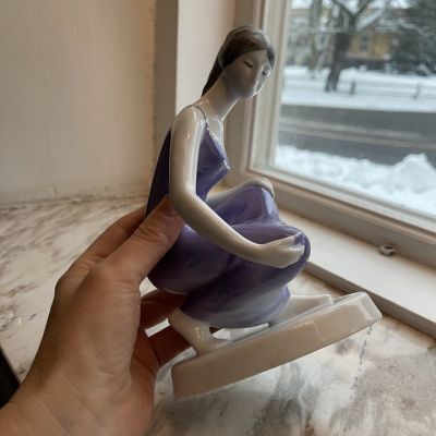  Статуэтка Девушка в лиловом Hollohaza 1831 г. Венгрия