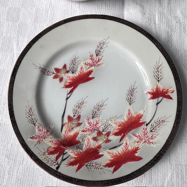 Тарелка Кленовые листья 16 см фарфор Япония