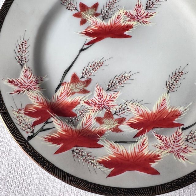 Тарелка Кленовые листья 16 см фарфор Япония