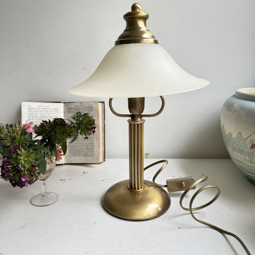 Лампа настольная латунь матовое стекло 70-е годы Германия