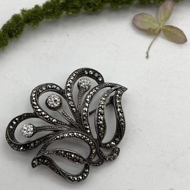 Брошь Цветок 5 см серебро фианиты Германия