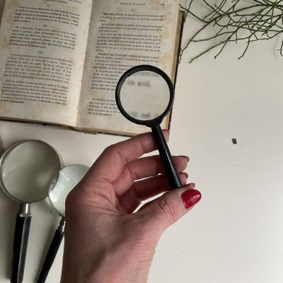 Лупа увеличительная 4 см пластик