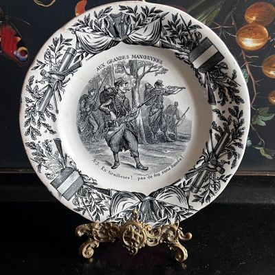 Тарелка Пословицы военных 21 см фарфор Gien Франция