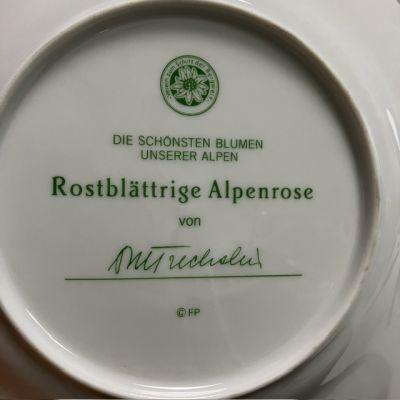 Тарелка Franklin Porcelain Альпийские цветы Rostblattrige Alpenrose 20 см фарфор Германия