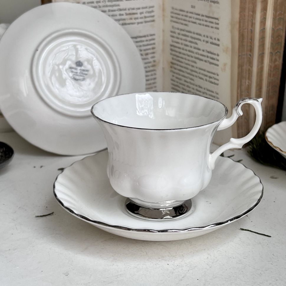 Чайная пара Royal Albert Chantilly 200 мл Англия 