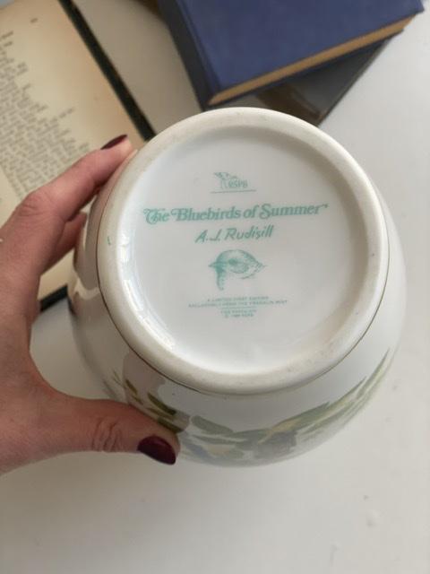 Ваза Franklin Mint 1985 The Bluebirds of summer