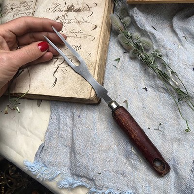 Вилка большая с двумя зубцами