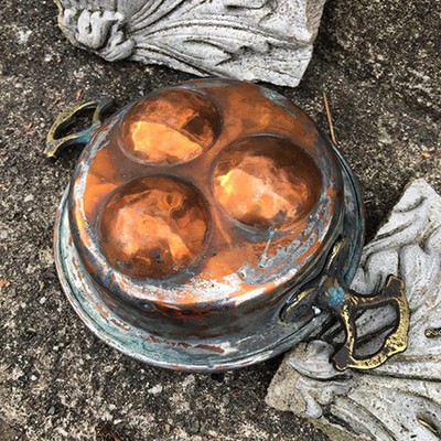 Форма очень старая с 2 ручками