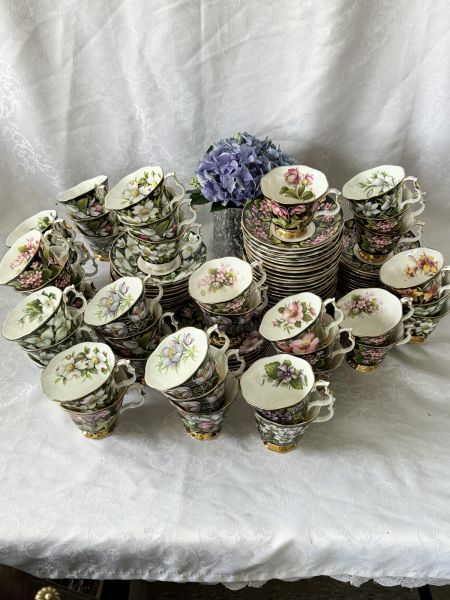 Чайная пара черный Royal Albert Provincial Flowers Alberta Rose 200 мл Англия
