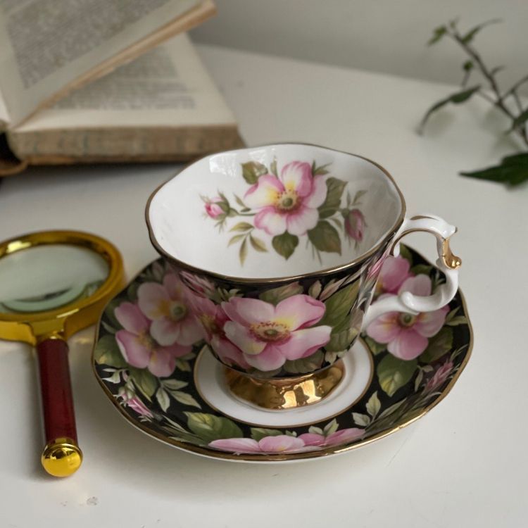 Чайная пара черный Royal Albert Provincial Flowers Alberta Rose 200 мл Англия