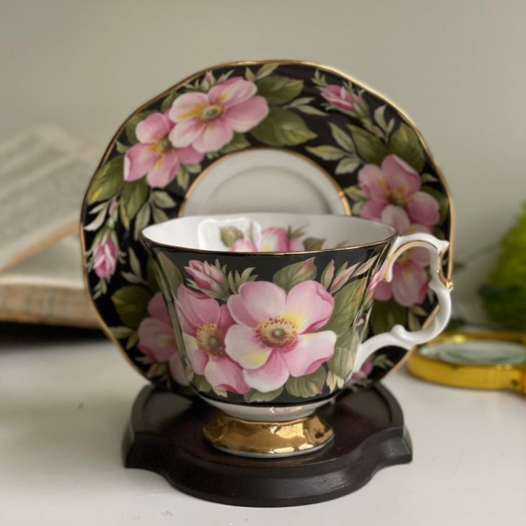 Чайная пара черный Royal Albert Provincial Flowers Alberta Rose 200 мл Англия