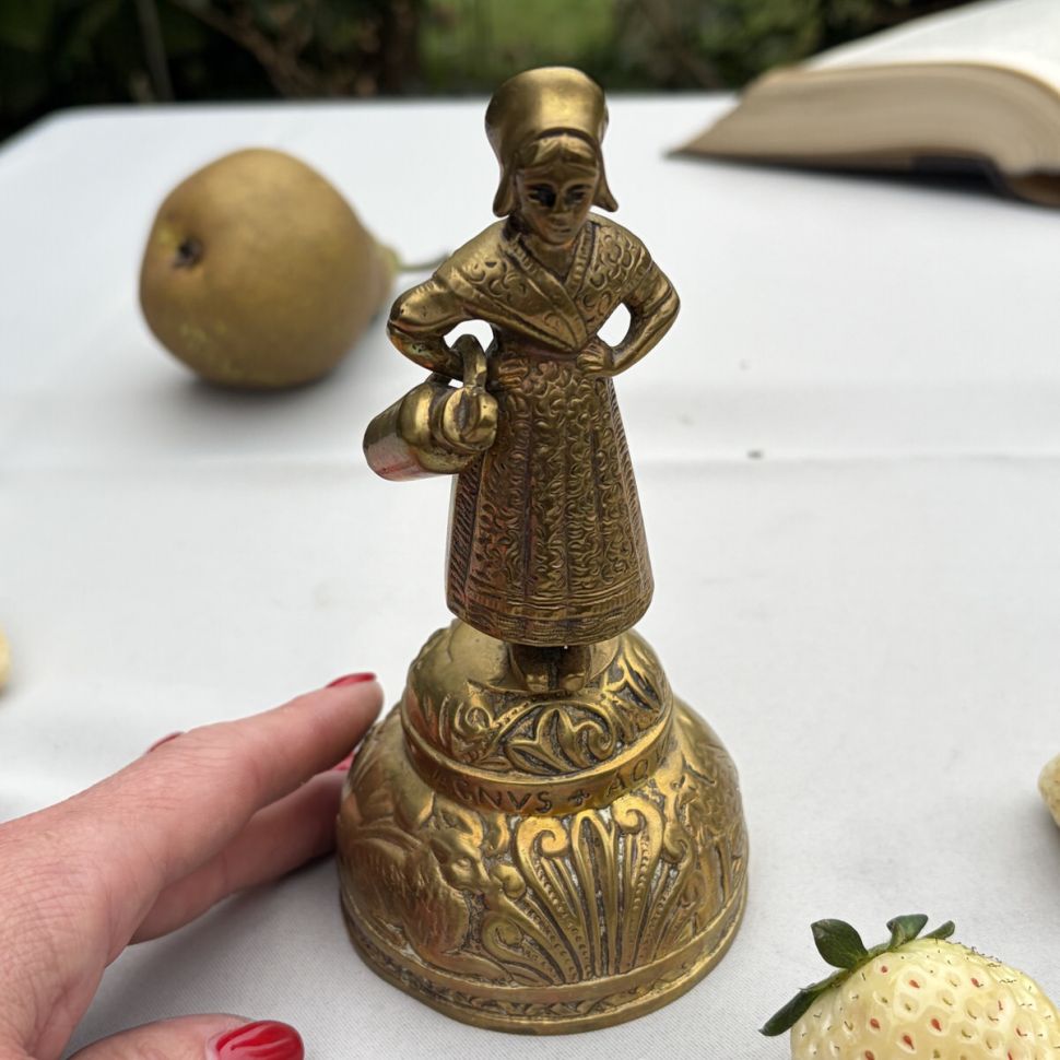Колокольчик вызывной Sanctus Bell Lady 16 см бронза Бельгия
