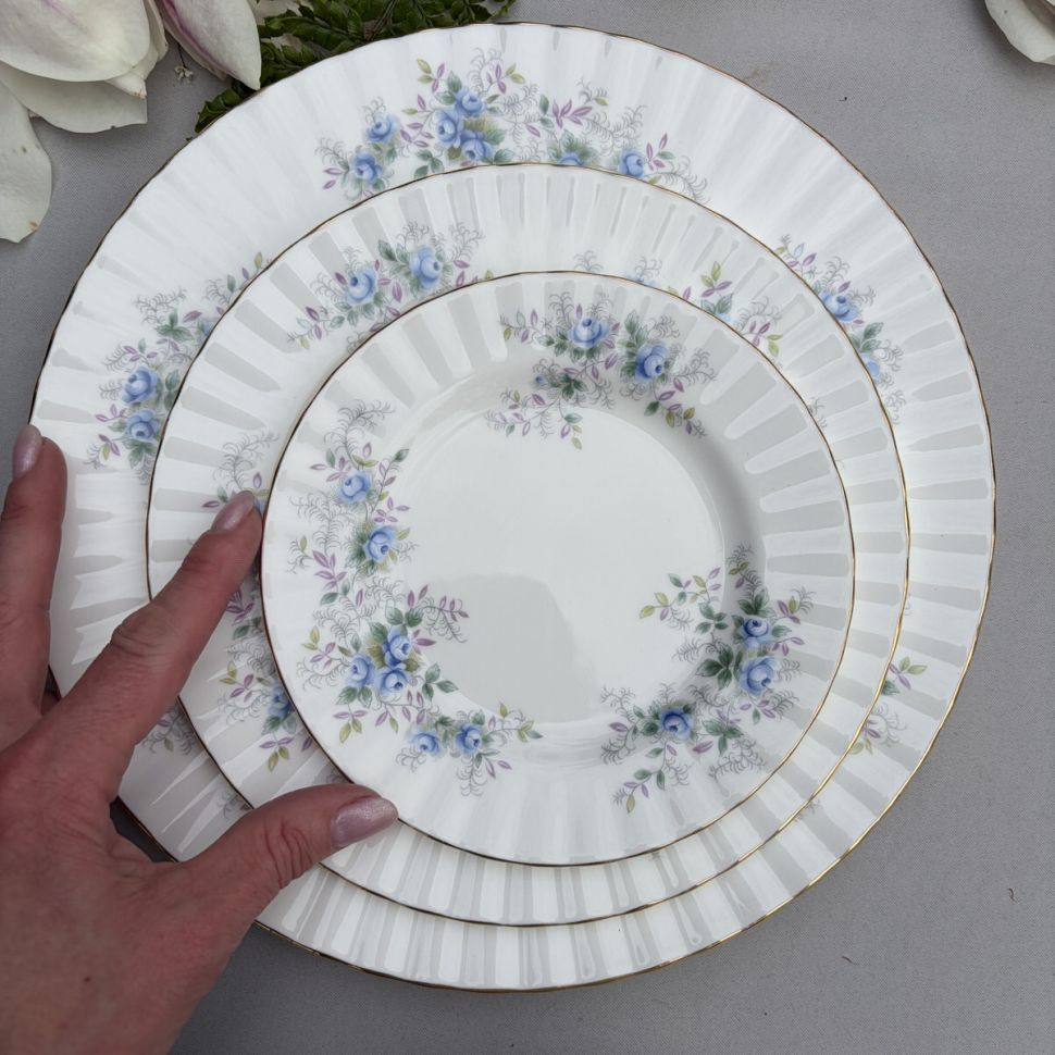 Тарелка Royal Albert Blue Blossom 27 см Англия