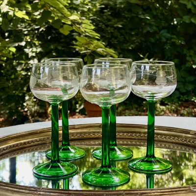 Бокал с гравировкой Виноград 180 мл зеленая ножка Франция 