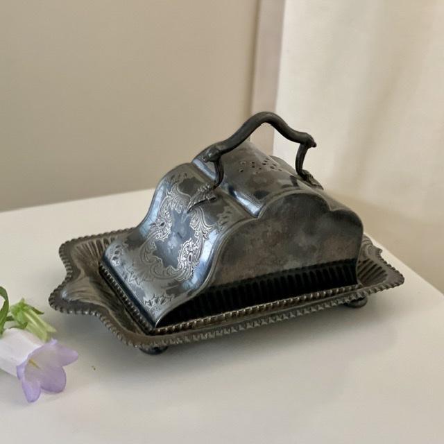 Масленка клош для сыра, серебрение Англия (патина и минимально потеря поверхностного слоя)
