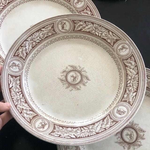 Тарелка плоская старинная Minerva 