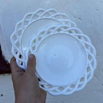Тарелка 17 см ажурный край Milk Glass