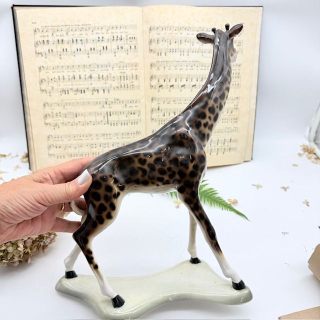 Статуэтка Жираф 35 см фарфор 