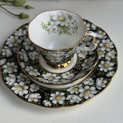 Чайное трио черный Royal Albert Provincial Flowers Mountain Avens 200 мл Англия