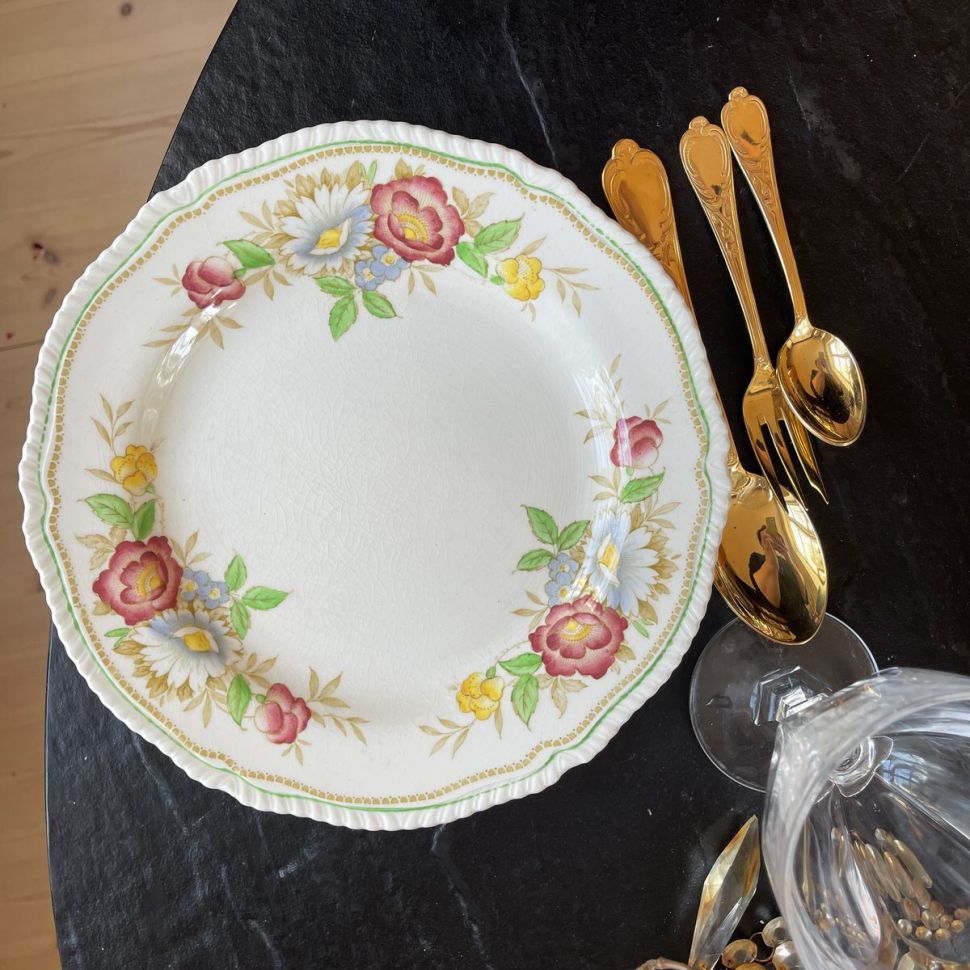 Тарелка Woods Burslem Field Rose 26 см Англия