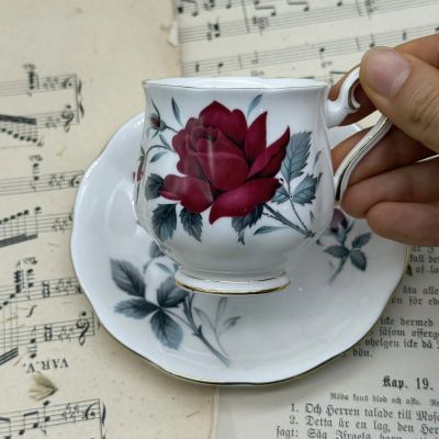 Кофейная пара Royal Albert Sweet Romance 150 мл Англия 