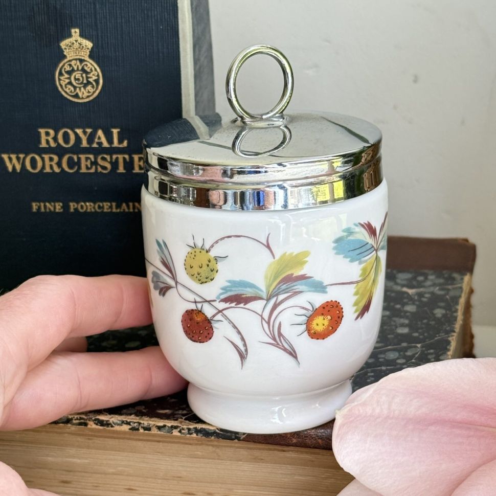 Кодлер на 2 яйца Royal Worcester Земляника Англия
