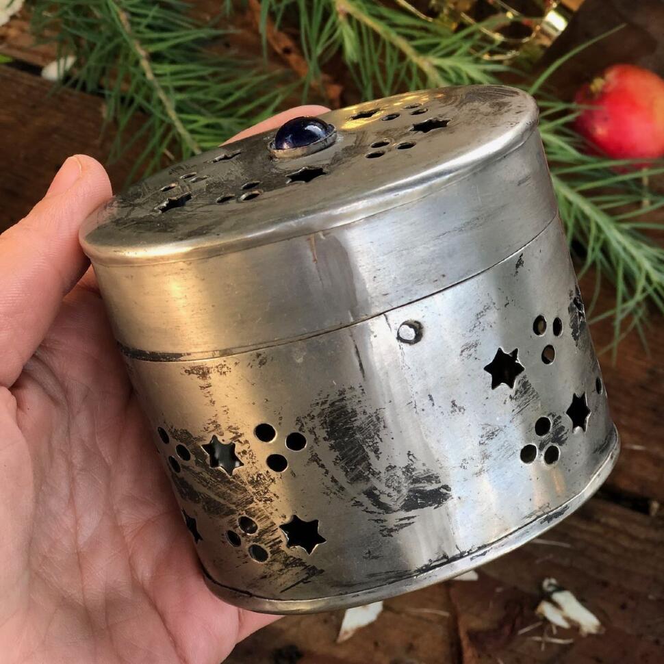 Шкатулка с крышкой 9 см металл Индия