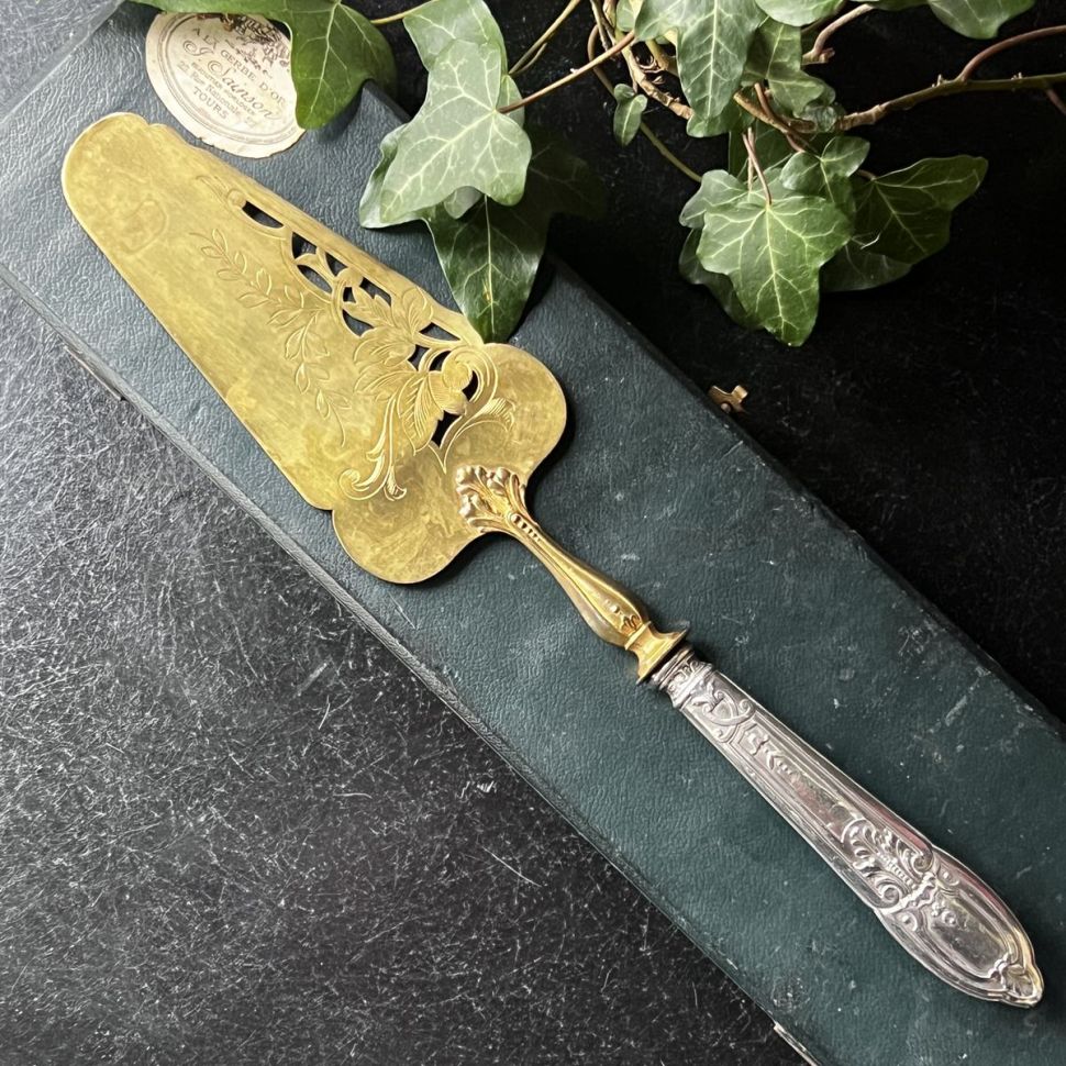 Лопатка 29 см в коробке серебро и золочение Франция 