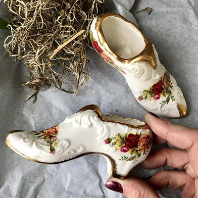 Статуэтка фарфоровая туфелька Royal Albert