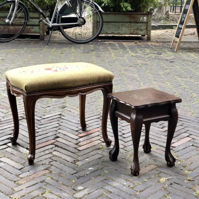 Табурет столик дуб лакированный