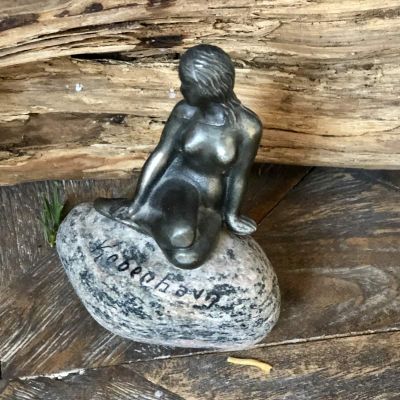 Статуэтка Русалка на камне, Копенгаген