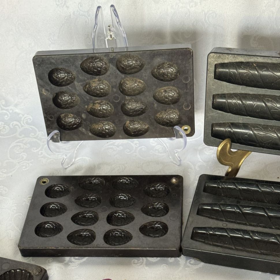 Форма для шоколадных конфет Орешки 17 см поликарбонат