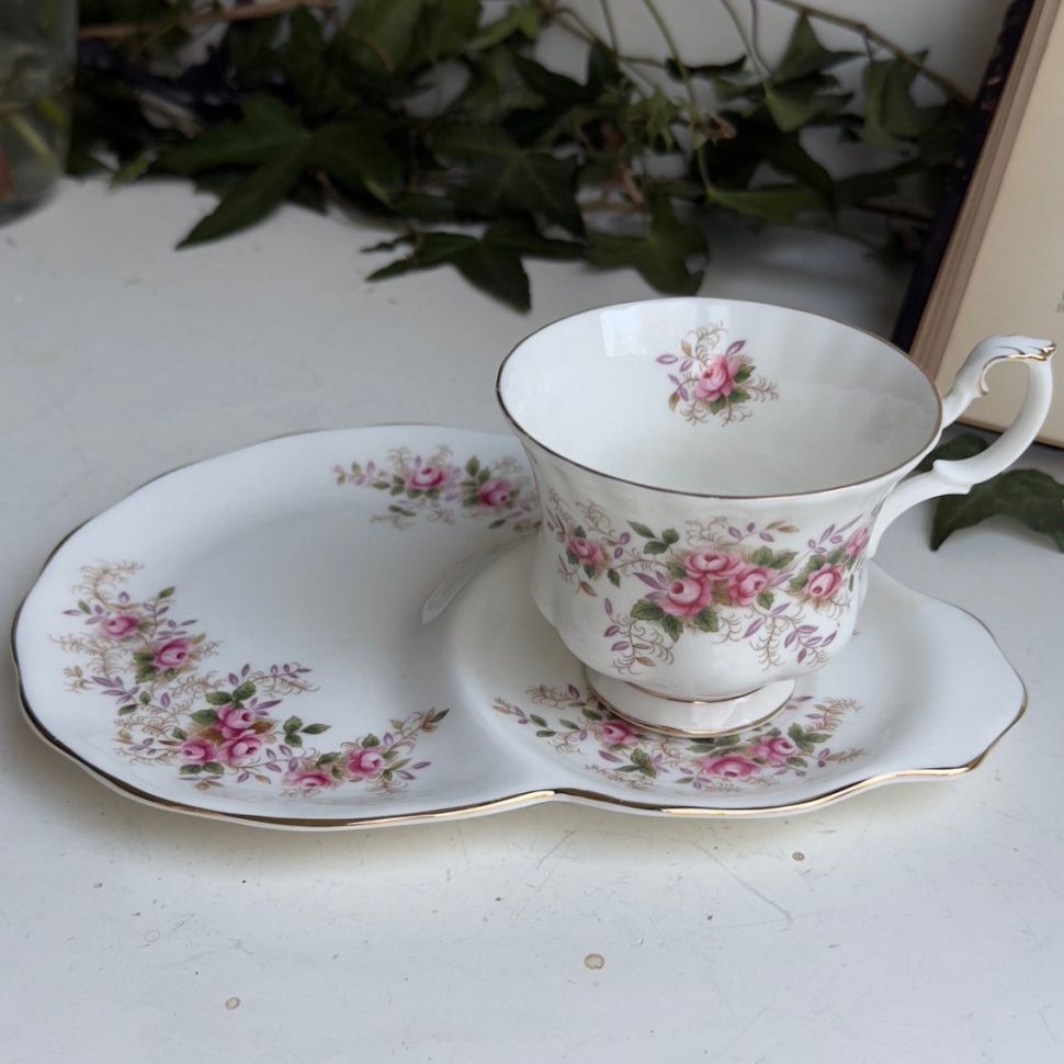 Чайная пара с овальным блюдом Royal Albert Lavender Rose 200 мл Англия