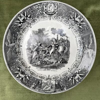 Тарелка говорящая Sarreguemines Napoleon blesse duvant ratisbonne 21 см Франция конец XIX в.