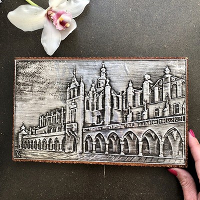 Панно чеканка по металлу на доске Дворец, с подвесом