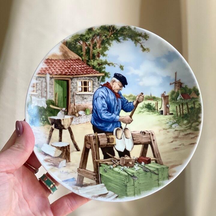 Тарелка 17 см Royal Schwabap Мастер кломпов фарфор Голландия