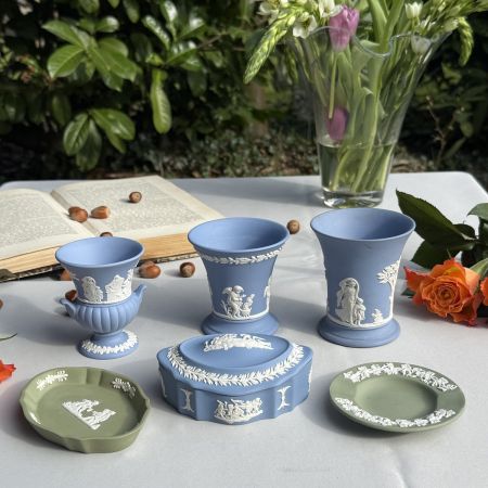Шкатулка Wedgwood 12 см бисквитный фарфор Англия 