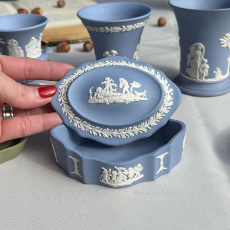 Шкатулка Wedgwood 12 см бисквитный фарфор Англия 