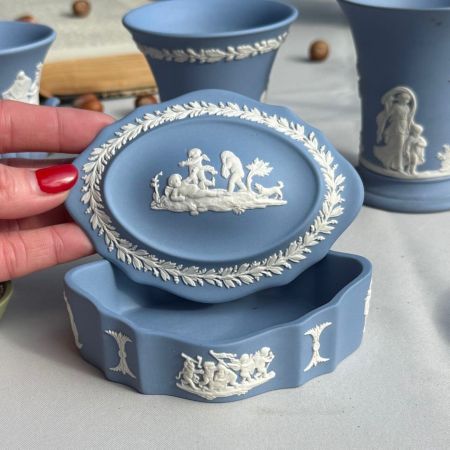 Шкатулка Wedgwood 12 см бисквитный фарфор Англия 