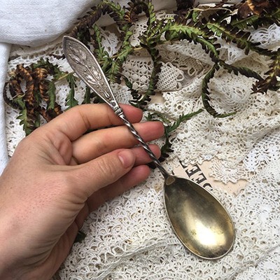 Ложка эксклюзивная с крученой ручкой и тонким узором