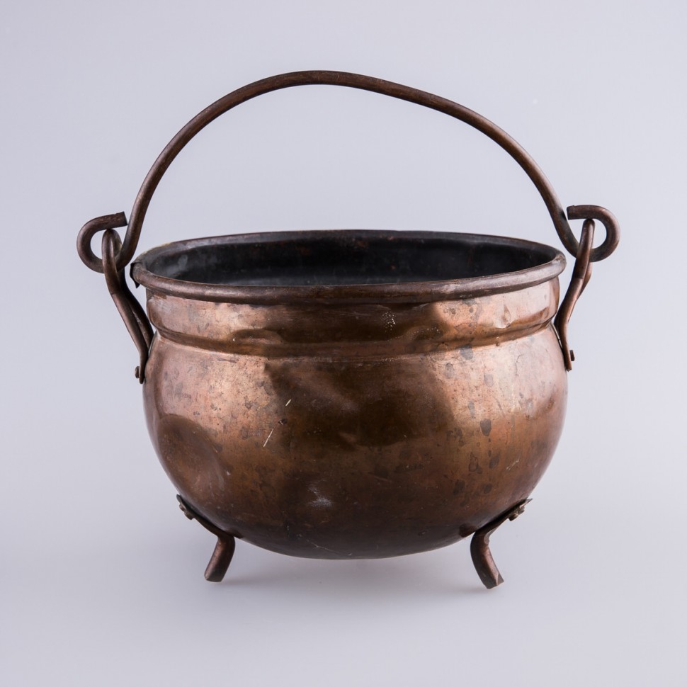 Кашпо медное помятое