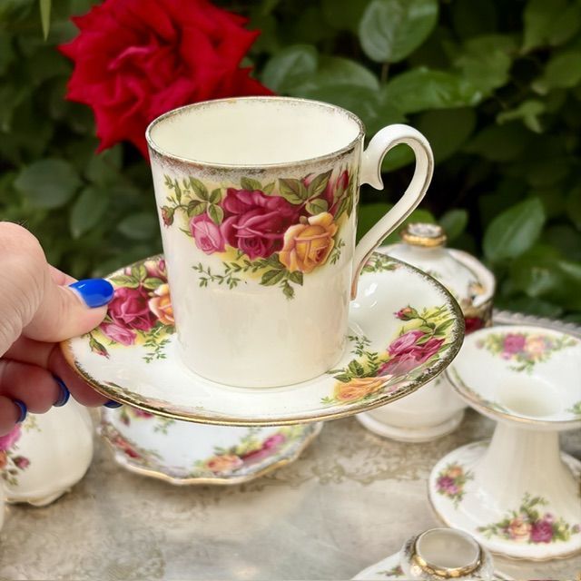 Чайная пара Royal Albert Old Country Roses 150 мл фарфор Англия 