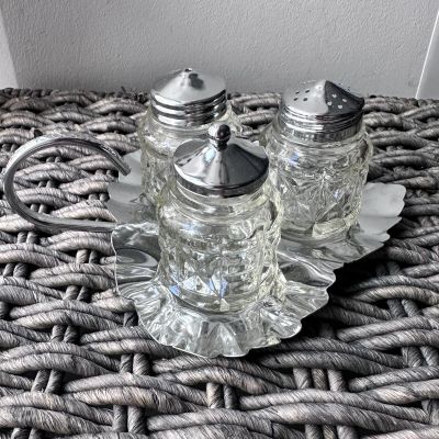 Сервировочный набор для специй на хромированной подставке