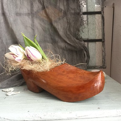 Башмак большой деревянный настенный