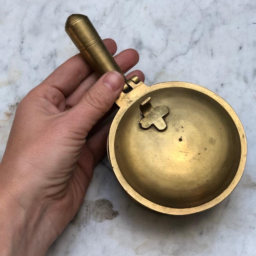 Пепельница 18 см латунь