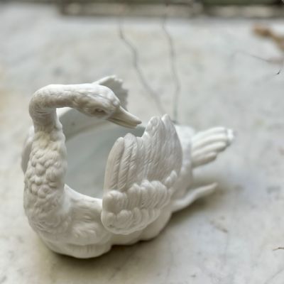 Кашпо статуэтка Staffordshire Лебедь 19 см фарфор Англия