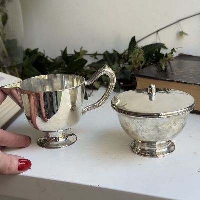 Сахарница с крышкой и молочник набор 2 предмета серебрение Нидерланды