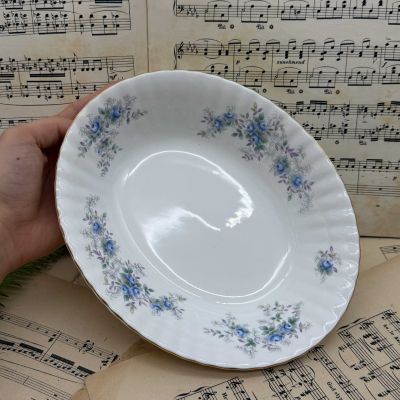 Салатник овальный Royal Albert Blue Blossom 23 см Англия