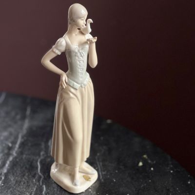 Статуэтка Девушка с голубем Tang Sl 29 см Испания   